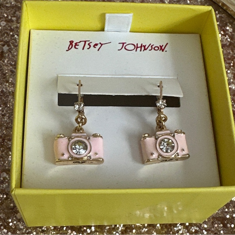 Betsey Johnson Camera Earrings Pink/gold dangles with gym stones New NIB